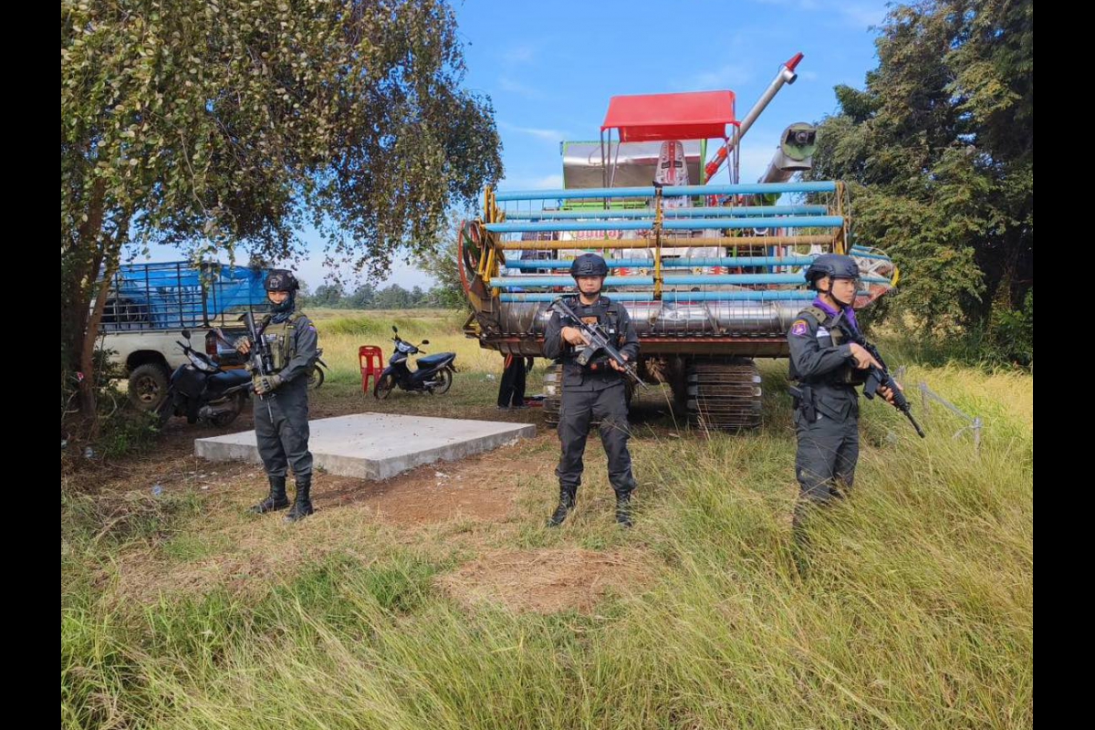 วันที 23 พ.ย.68 ตชด.สระแก้ว ร่วมดูแลความปลอดภัยชาวบ้านเข้าเก็บเกี่ยวข้าวในพื้นที่บ้านหนองจาน และบ้านโนนหมากมุ่น ต.โนนหมากมุ่น อ.โคกสูง จ.สระแก้ว