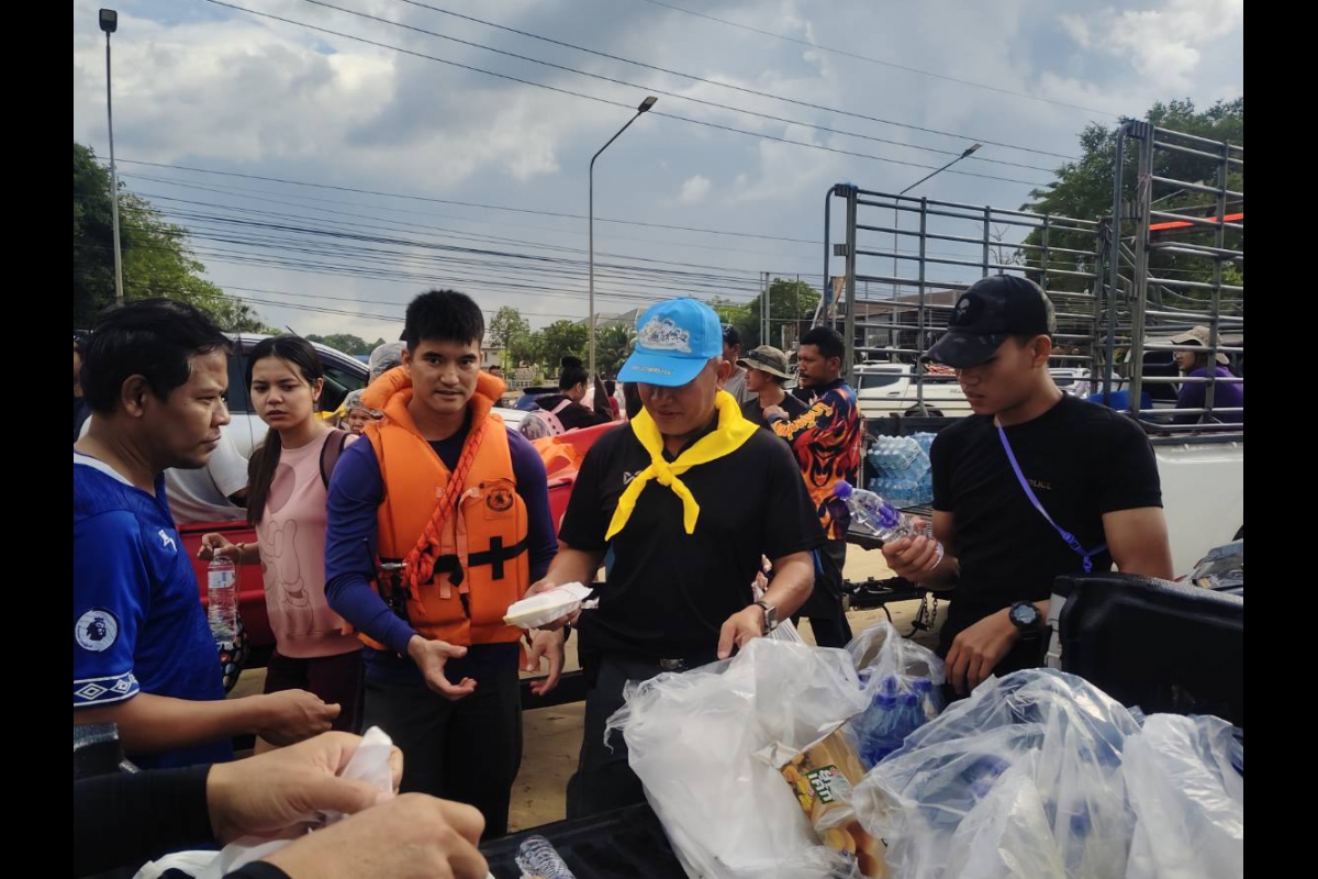 วันที่ 27 พ.ย. 68 ร้อย ตชด 437 จัดข้าราชการตำรวจ ออกช่วยเหลือผู้ประสบภัยน้ำท่วม โดยได้นำเรือยนต์เข้าไปช่วยเหลือประชาชนบ้านท่าเคียน ต.ควนลัง อ.หาดใหญ่ จว.สงขลาและพื้นที่เขต8 หาดใหญ่