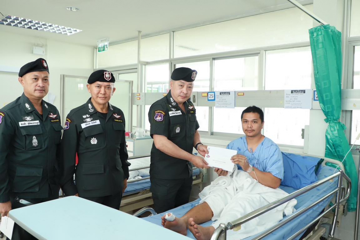 พล.ต.ท.รุ่งโรจน์ ฐากูรปุณยสิริ ผบช.ตชด. มอบหมายให้ พล.ต.ต.พงพิพัฒน์ ศริพรวิวัฒน์ รอง ผบช.ตชด. พร้อมคณะผู้บังคับบัญชา เดินทางเข้าเยี่ยมดูอาการและบำรุงขวัญกำลังใจ