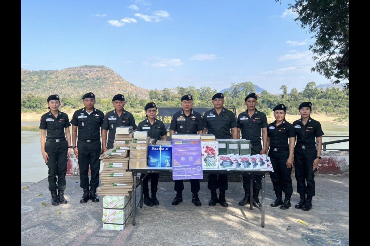 วันที่ 20 มกราคม 2569 ผบช.ตชด. มอบหมายให้ พล.ต.ต.กัญชล อินทราราม รอง ผบช.ตชด. พร้อมคณะ เดินทางลงพื้นที่ตรวจเยี่ยม รร.ตชด.บ้านแก่งศรีโคตร และ รร.ตชด.บรรจบพันบ้านปากลา จ.อุบลราชธานี เพื่อเยี่ยมบำรุงขวัญและติดตามการดำเนินงานโครงการเกษตรเพื่ออาหารกลางวัน