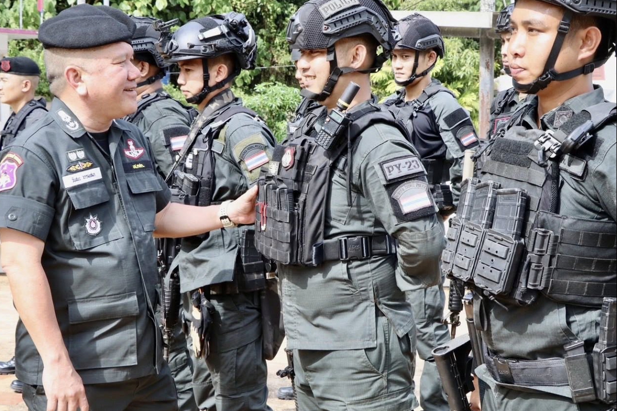 เมื่อวันที่ 23-24 ก.พ.69 พล.ต.ต.วันชนะ ธรรมเสมา รอง ผบช.ตชด. พร้อมคณะ ลงพื้นที่ตรวจเยี่ยมและบำรุงขวัญกำลังใจข้าราชการตำรวจในพื้นที่ จ.ยะลา และ จ.สงขลา