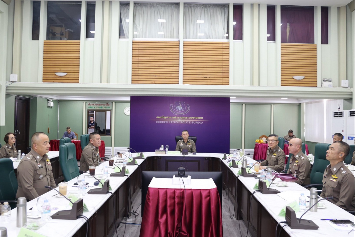 พล.ต.ท.รุ่งโรจน์ ฐากูรปุณยสิริ ผบช.ตชด. เป็นประธานการประชุม บริหาร บช.ตชด. ประจำเดือนเมษายน โดยมี รอง ผบช.ตชด., ผบก.ตชด. และ ผกก. ในสังกัด เข้าร่วมประชุม และมี ผบ.ร้อย ตชด. ในสังกัดทั่วประเทศ ร่วมประชุมผ่านช่องทางออนไลน์