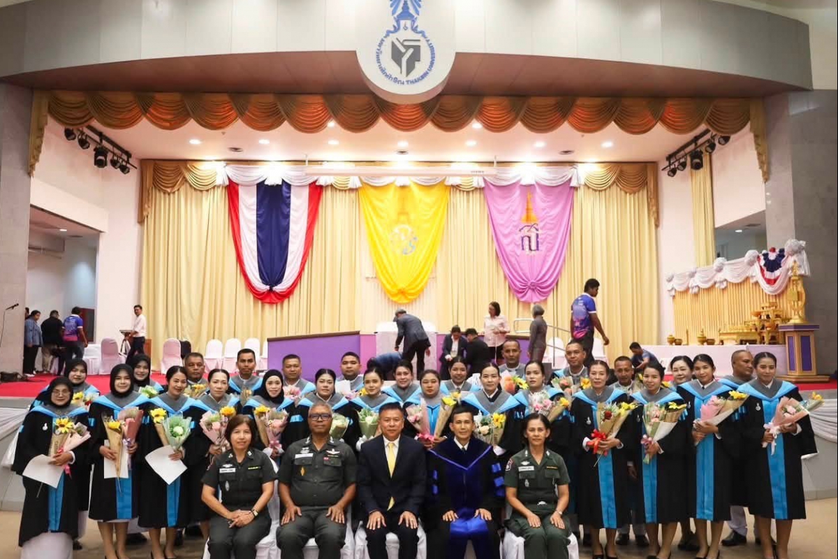 พล.ต.ต.กัญชล อินทราราม รอง ผบช.ตชด. พร้อมด้วย พล.ต.ต.พหล เกตุแก้ว ผบก.ตชด.ภาค 4 ร่วมปัจฉิมโอวาทและแสดงความยินดีแก่บัณฑิตครูตำรวจตระเวนชายแดนภาคใต้ มหาวิทยาลัยทักษิณ รุ่นที่ 2 ในโอกาสเข้ารับพระราชทานปริญญาบัตร สาขาการประถมศึกษา