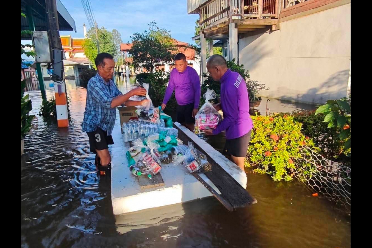 วันที่ 8 ตุลาคม 2569 ร้อย ตชด.126 นำกำลังพลชุดช่วยเหลือผู้ประสบภัย ออกปฏิบัติภารกิจช่วยเหลือผู้ประสบอุทกภัย โดยได้ถวายสิ่งของแด่พระสงฆ์ ณ วัดมูลเหล็ก ต.บ้านสร้าง อ.บ้านสร้าง จ.ปราจีนบุรี